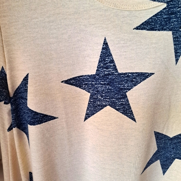 Lularoe Perfect T - Picture 2 of 2